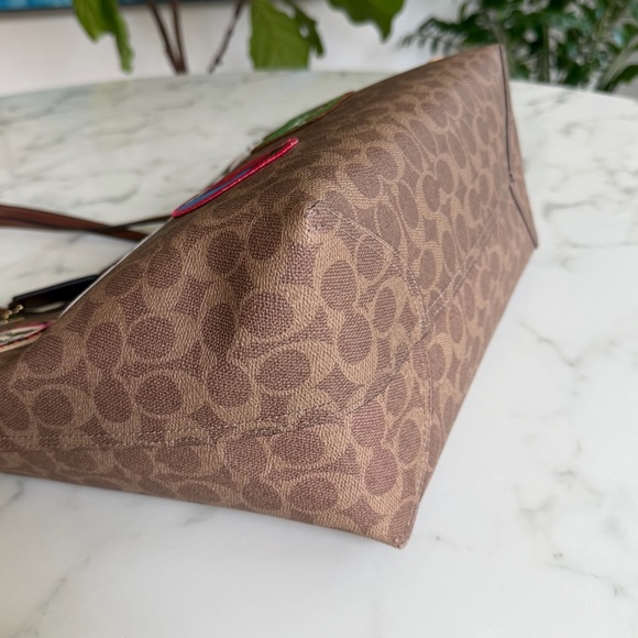 NWOT Coach X Peanuts City Tote In Signature Canvas With Patches CBJ91 Tan/Brown - Picture 7 of 16